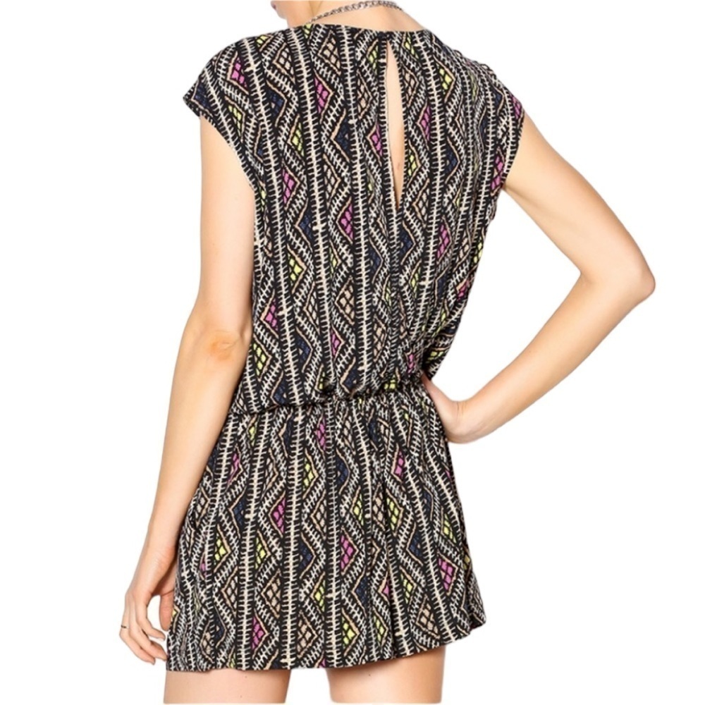 Bcbgeneration Abstract V-Neck Multicolored Patter… - image 2